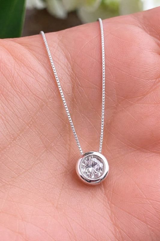 Colar Ponto de Luz em Prata – Delicadeza e Brilho Atemporal