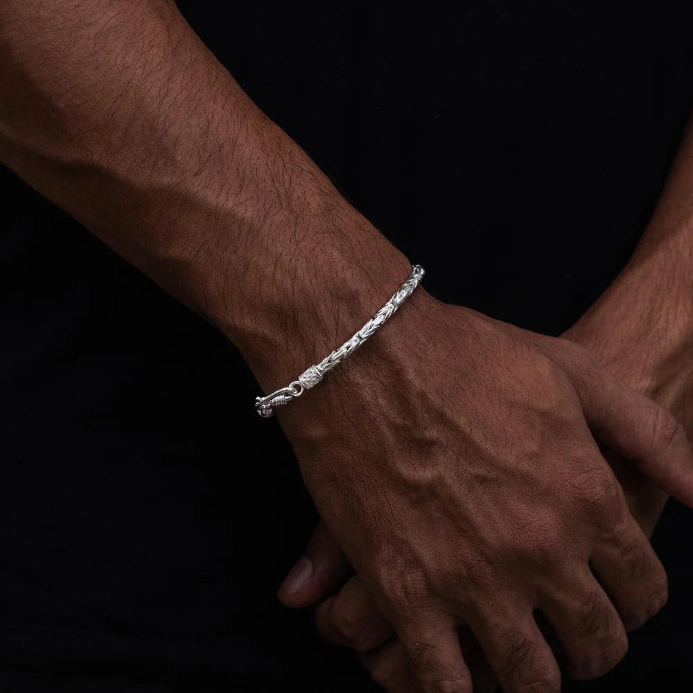 Bali White Hook Bracelet 4mm - 925 Silver